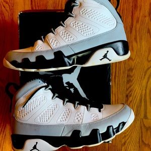 Size 9 air Jordan retro 9 Barron